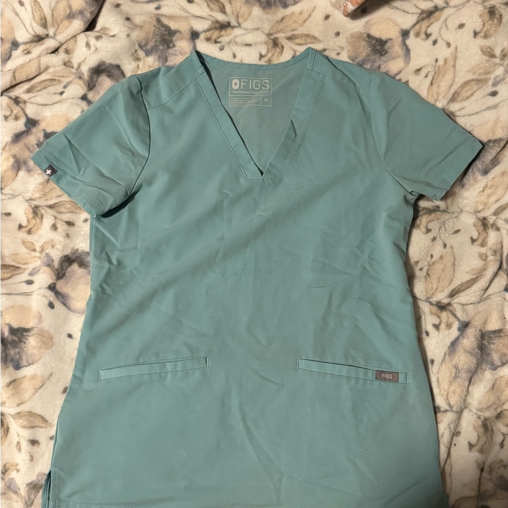 FIGS Women's Scrub Top in Mint Green
